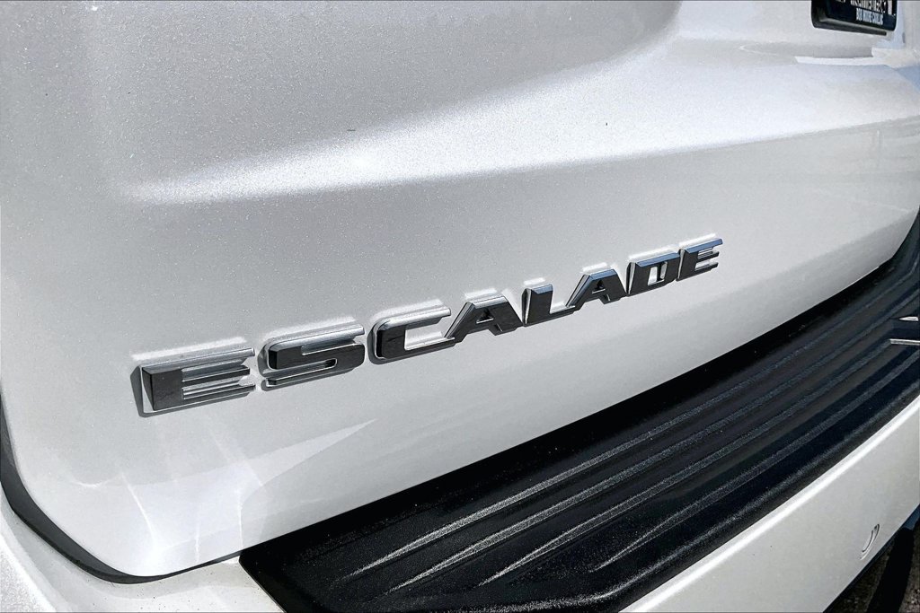 Certified 2025 Cadillac Escalade Premium Luxury Platinum w/ LPO, Floor Liner Package AWD/4WD image 34