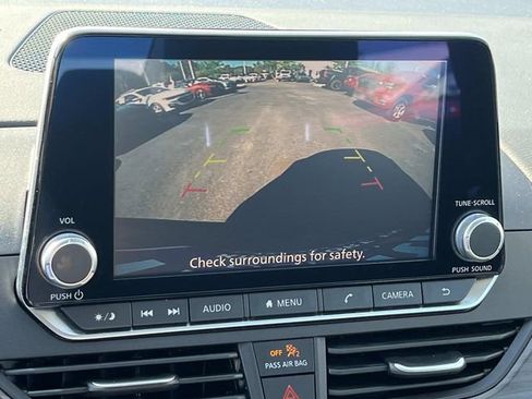 Used 2025 Nissan Altima 2.5 SV FWD image 33