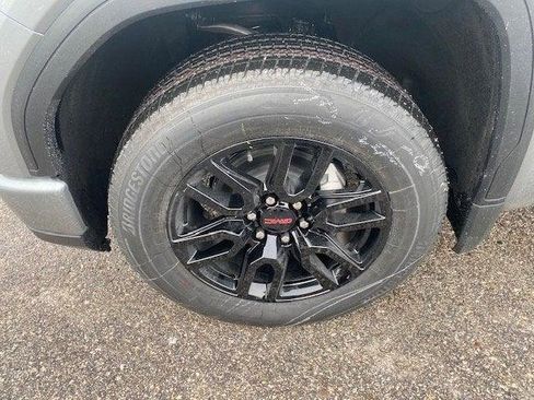 New 2026 GMC Sierra 1500 Elevation image 10