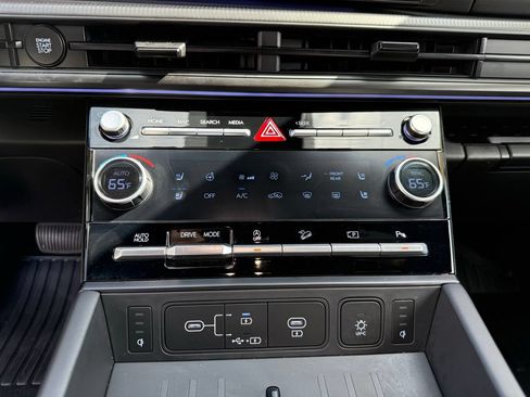 Certified 2025 Hyundai Santa Fe Calligraphy FWD image 19