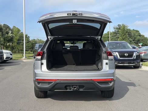 Used 2023 Volkswagen Atlas Cross Sport SE FWD image 14