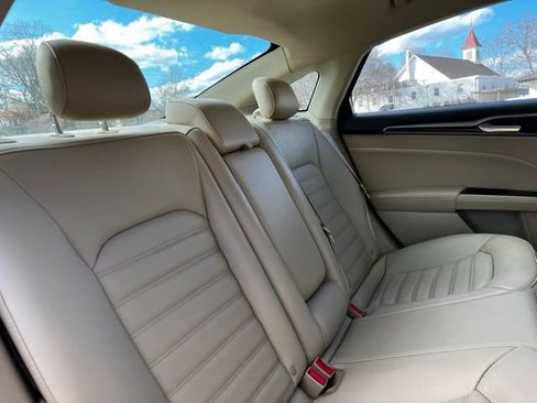 Used 2016 Ford Fusion SE w/ Equipment Group 202A image 21