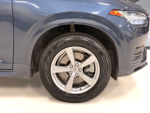 Used 2020 Volvo XC90 T5 Momentum image 12