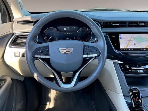 Certified 2025 Cadillac XT6 Premium Luxury image 5