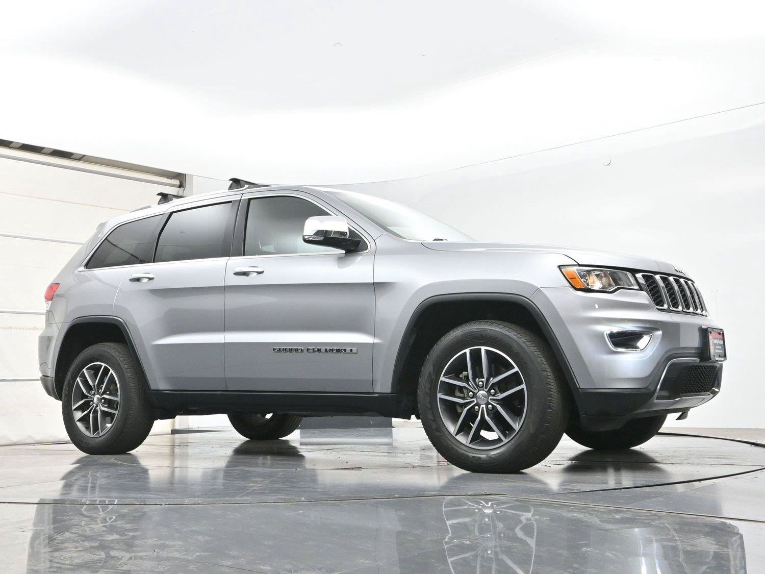 Used 2018 Jeep Grand Cherokee Limited AWD/4WD image 31