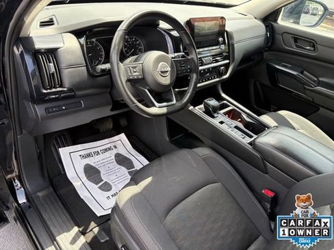 Used 2024 Nissan Pathfinder SV FWD image 25