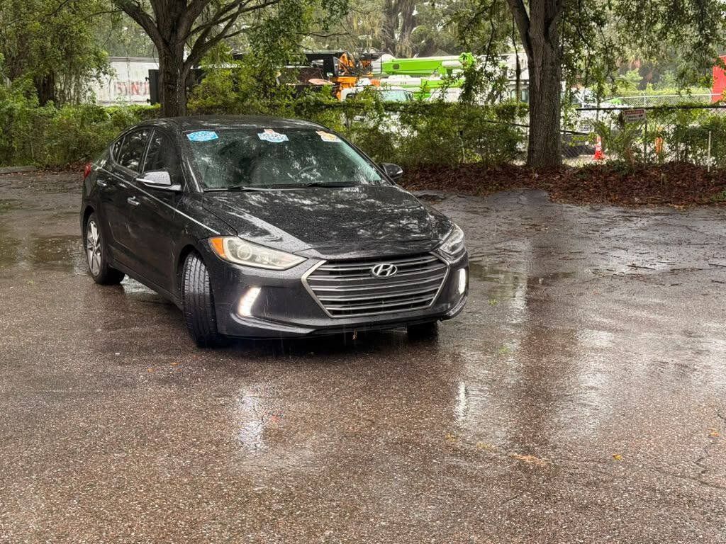 Used 2017 Hyundai Elantra Limited w/ Limited Tech Package 04 FWD image 3
