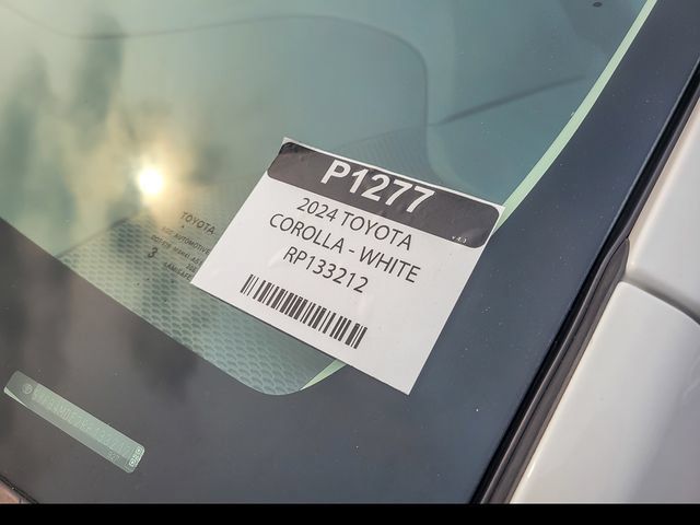 Used 2024 Toyota Corolla LE FWD image 24