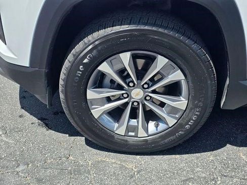 Certified 2026 Chevrolet Equinox LT FWD image 6