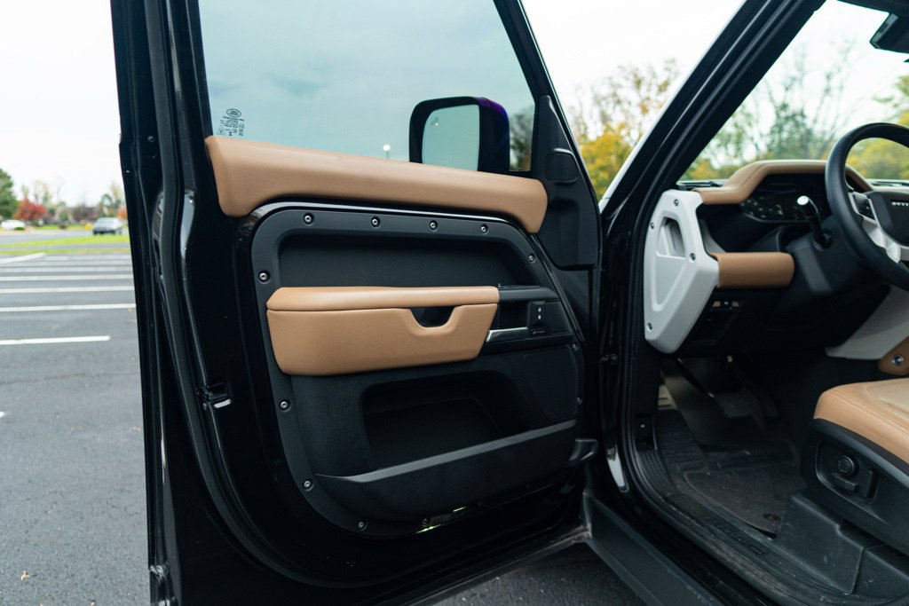 Used 2025 Land Rover Defender 110 S AWD/4WD image 15