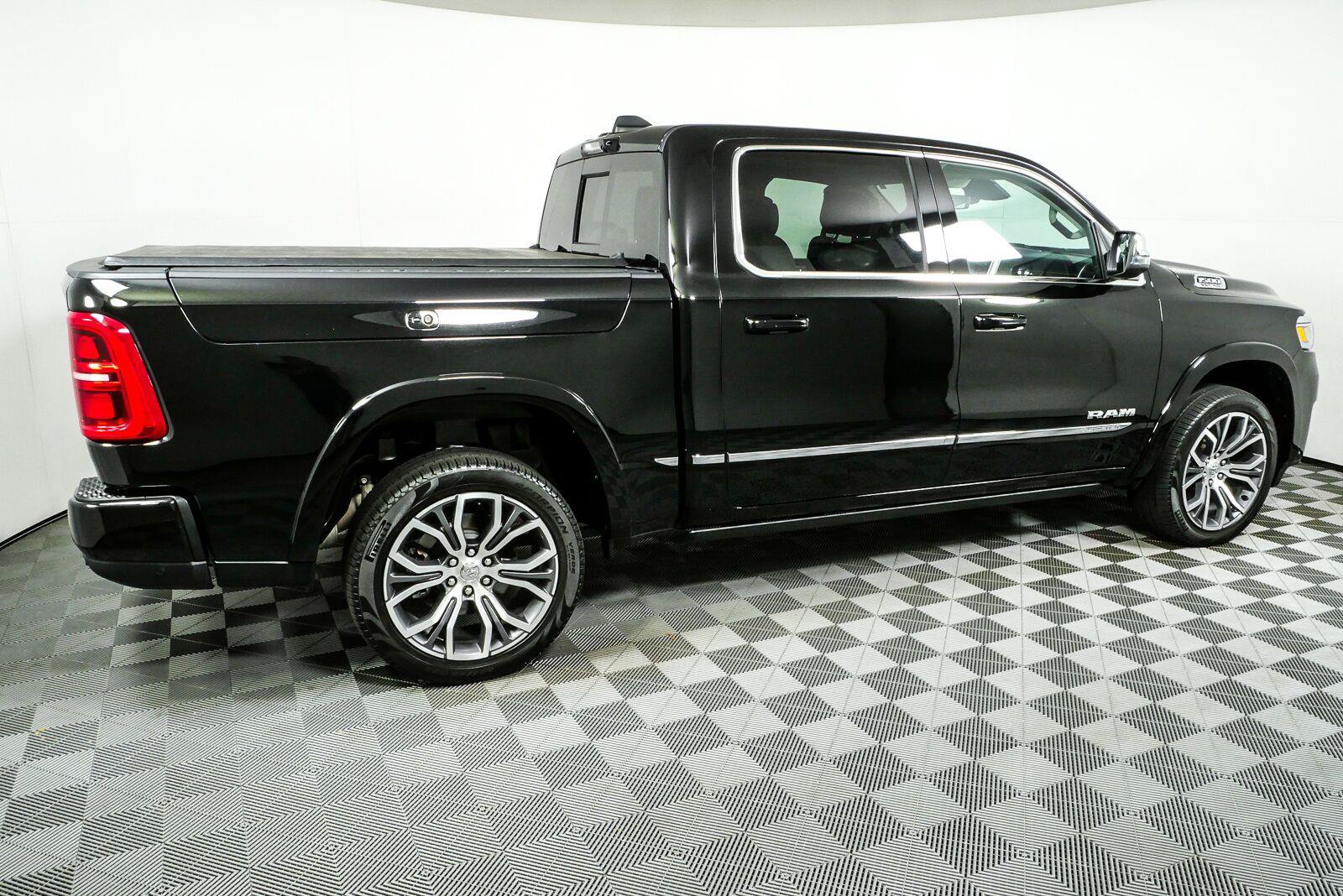 Used 2025 RAM 1500 Tungsten AWD/4WD image 2