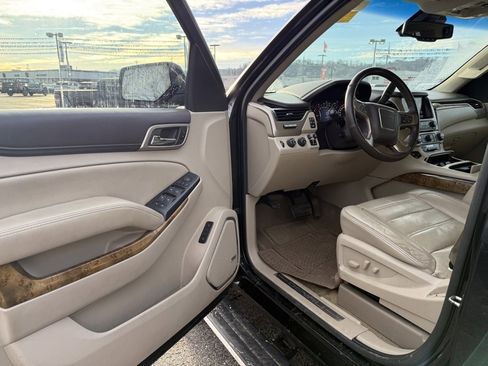 Used 2016 GMC Yukon Denali w/ Open Road Package image 12