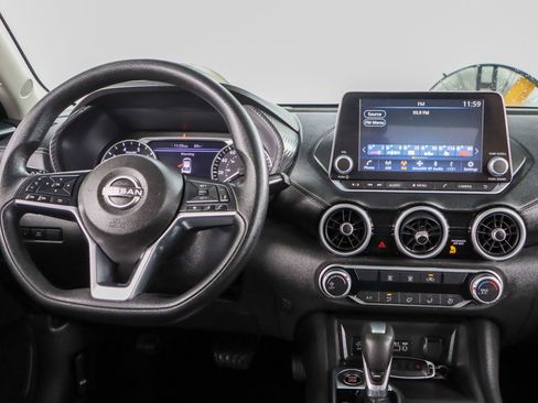 Used 2024 Nissan Sentra SV FWD image 17