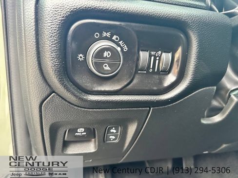 Used 2026 RAM 1500 Laramie AWD/4WD image 40