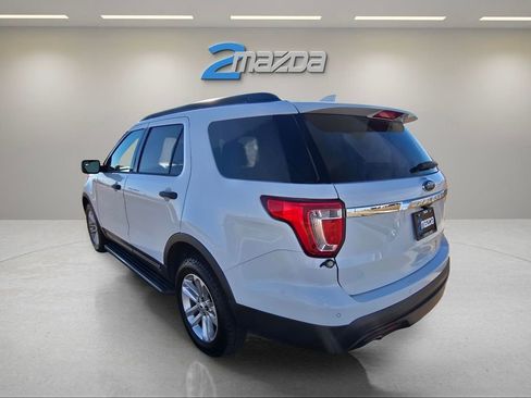 Used 2017 Ford Explorer 4WD image 3