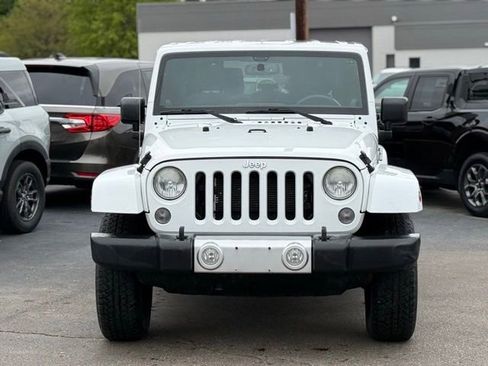 Used 2014 Jeep Wrangler Sahara w/ Dual Top Group AWD/4WD image 30