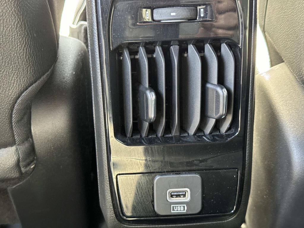 Used 2025 Jeep Compass Limited AWD/4WD image 19