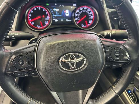 Used 2022 Toyota Camry XSE FWD image 17