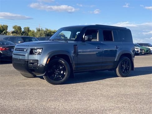 Used 2023 Land Rover Defender 110 X-Dynamic SE image 2