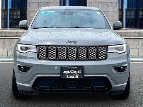 Used 2021 Jeep Grand Cherokee Laredo X AWD/4WD image 3