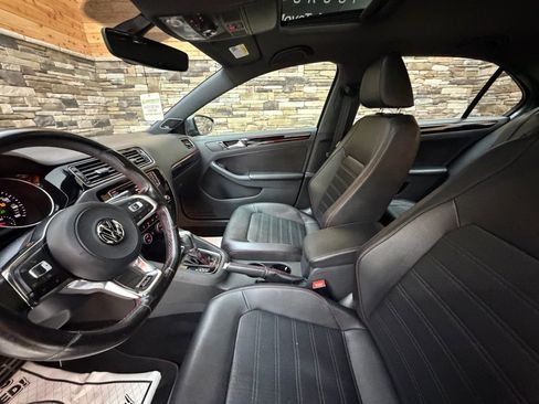 Used 2017 Volkswagen Jetta GLI image 11