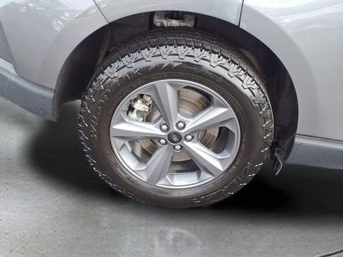 Used 2023 Ford Edge SEL w/ Sport Appearance Package image 9