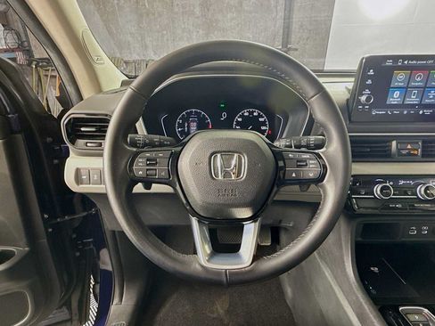Certified 2024 Honda Pilot Touring image 11