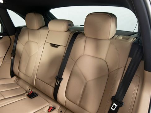 Certified 2024 Porsche Macan S image 37