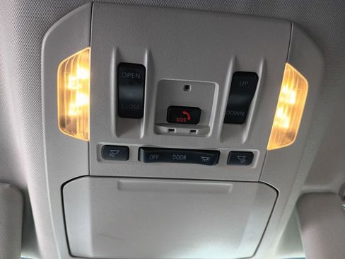 Used 2024 Toyota Highlander XLE image 31