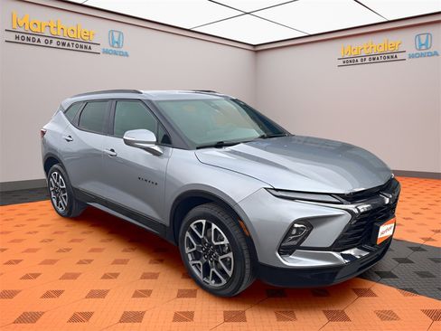Used 2025 Chevrolet Blazer RS image 7