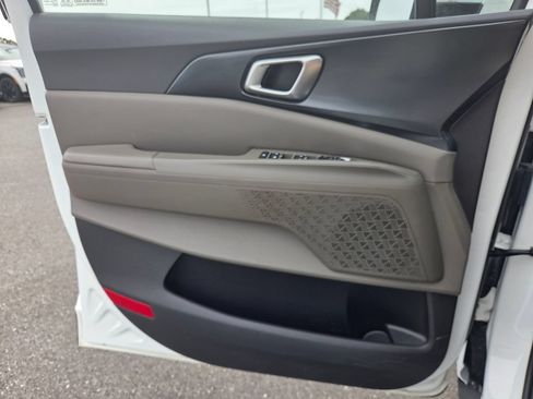 Used 2026 Kia Carnival LXS FWD image 25