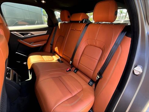 New 2026 Jaguar F-PACE R-Dynamic S image 10