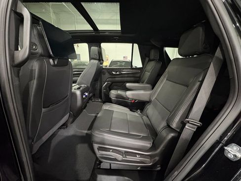 Used 2024 GMC Yukon Denali w/ Advanced Technology Package AWD/4WD image 45