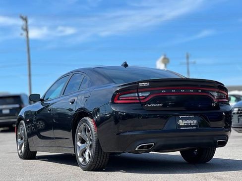 Used 2016 Dodge Charger R/T RWD image 7