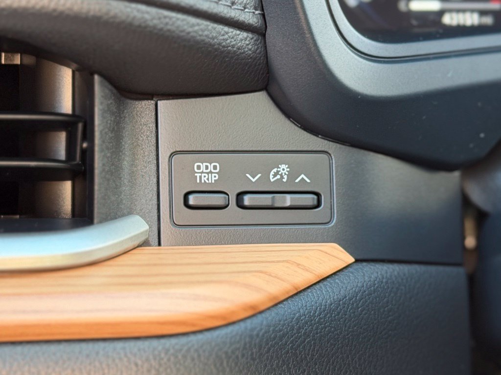 Certified 2024 Toyota Grand Highlander AWD image 32