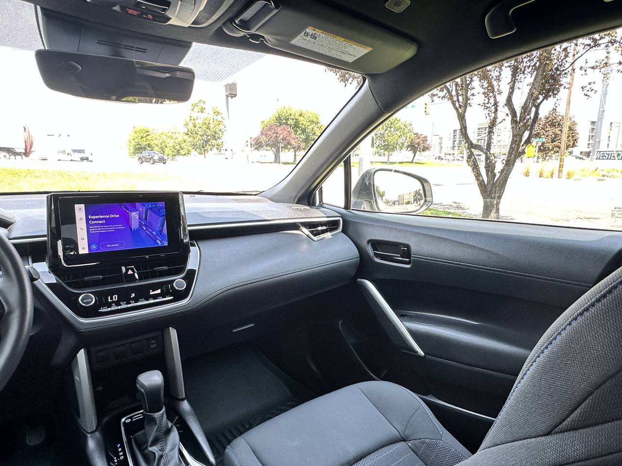 Used 2024 Toyota Corolla Cross AWD Hybrid image 29