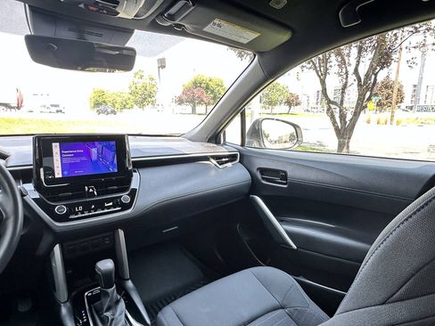 Used 2024 Toyota Corolla Cross AWD Hybrid image 29