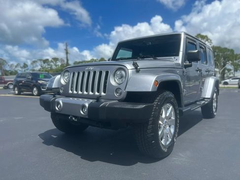 Used 2017 Jeep Wrangler Unlimited Sahara w/ Connectivity Group AWD/4WD image 2