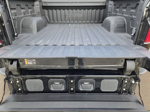 Used 2024 Chevrolet Silverado 1500 High Country w/ High Country Premium Package RWD image 31