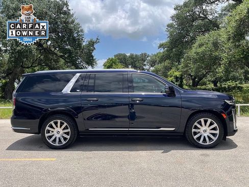 Used 2024 Cadillac Escalade ESV Premium Luxury Platinum AWD/4WD image 4