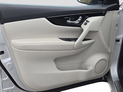 Used 2019 Nissan Rogue Sport SV w/ Technology Package image 15