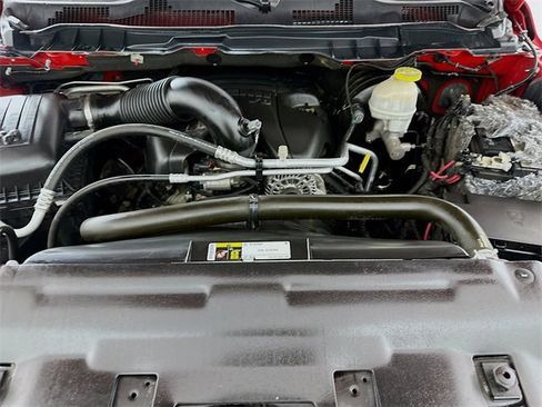 Used 2018 RAM 1500 SLT image 31