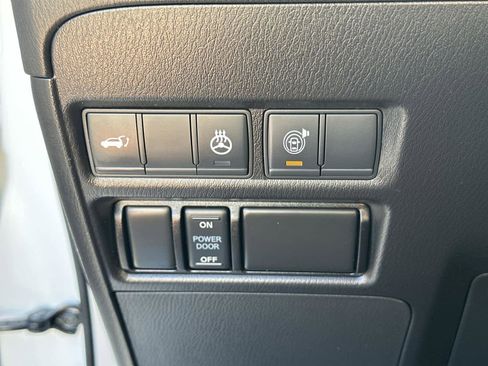 Used 2022 Nissan Armada Platinum w/ Captain's Chairs Package image 30