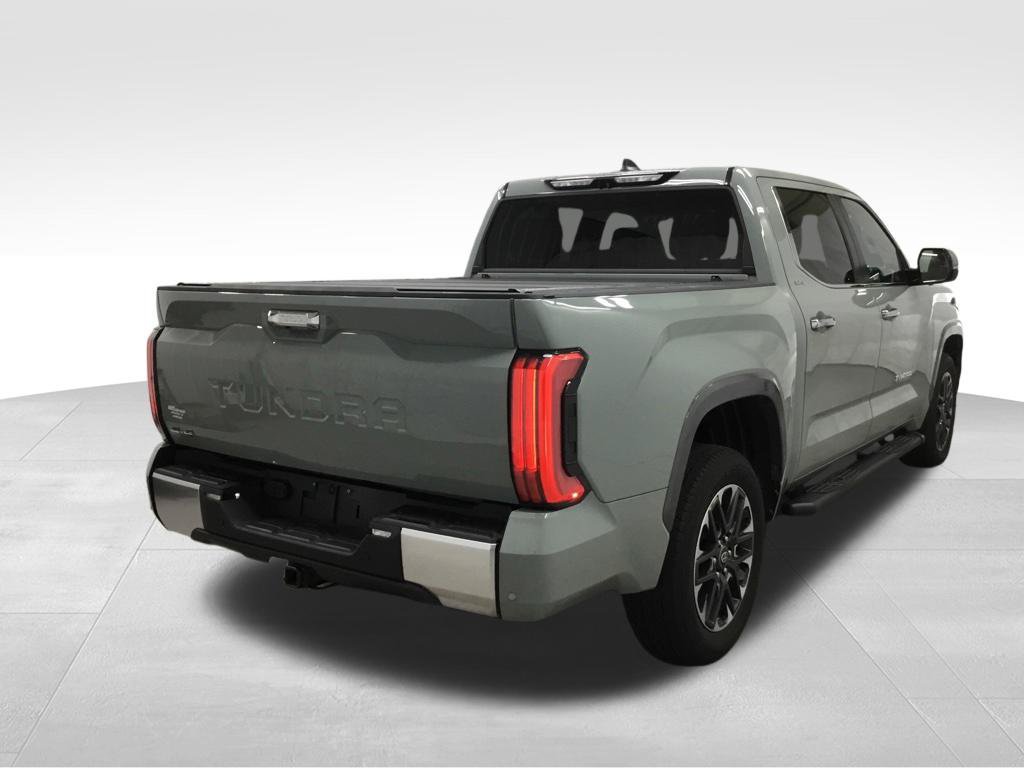 Used 2025 Toyota Tundra Limited AWD/4WD image 16