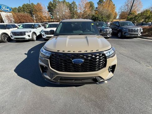 New 2026 Ford Explorer ST-Line w/ ST-Line Street Pack image 3