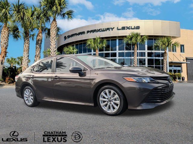 Used 2019 Toyota Camry LE FWD image 1