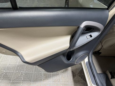 Used 2007 Toyota RAV4 Limited image 22