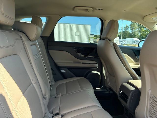 Certified 2023 Lincoln Corsair FWD w/ Equipment Group 101A image 24
