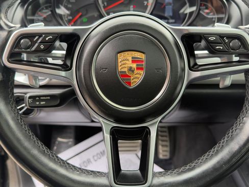 Used 2015 Porsche Cayenne Turbo image 43