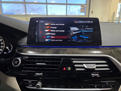 Used 2018 BMW 530e xDrive image 36